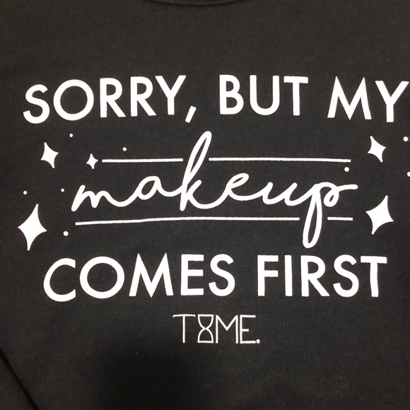 Makeup Pullover - Picture 2 of 3